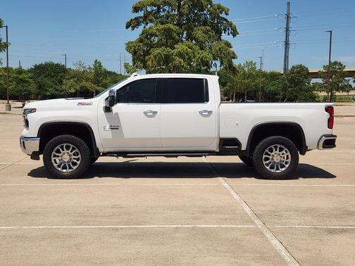 Summit White 2025 Chevrolet Silverado 2500 LTZ