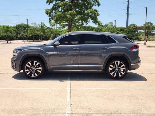 Pure Gray 2021 Volkswagen Atlas Cross Sport 3.6L V6 SEL Premium R-Line