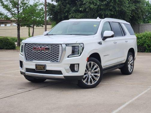 White Frost Tri-Coat 2023 GMC Yukon Denali