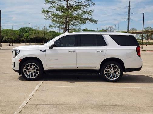 White Frost Tri-Coat 2021 GMC Yukon SLT