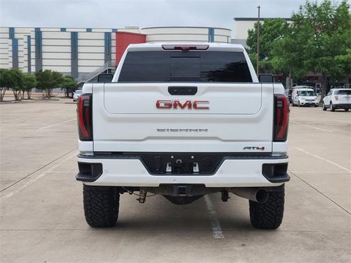 2024 GMC Sierra 2500 AT4