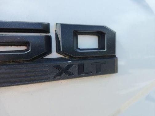 Oxford White 2017 Ford F-150 XLT