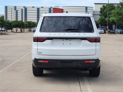 2024 Jeep Wagoneer Base