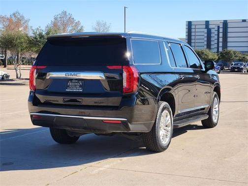 2023 GMC Yukon XL SLT