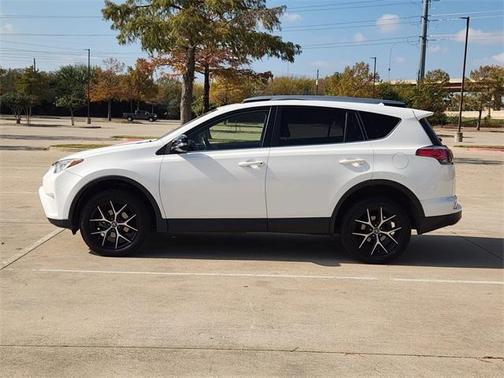 2018 Toyota RAV4 SE