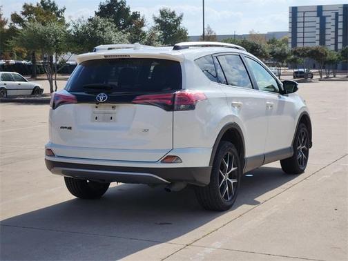 2018 Toyota RAV4 SE