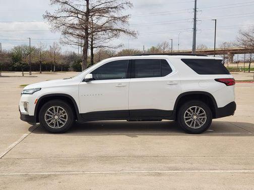 2022 Chevrolet Traverse LT Leather