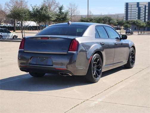 2021 Chrysler 300 Touring