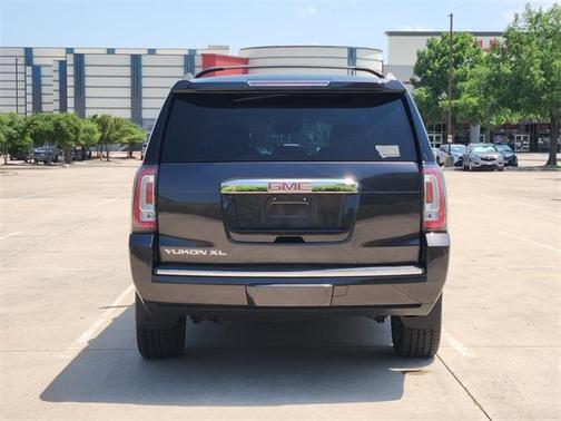 2017 GMC Yukon XL Denali
