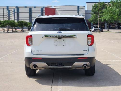 White Metallic 2021 Ford Explorer Limited