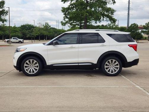 White Metallic 2021 Ford Explorer Limited