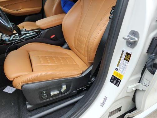 White 2021 BMW X3 xDrive30i