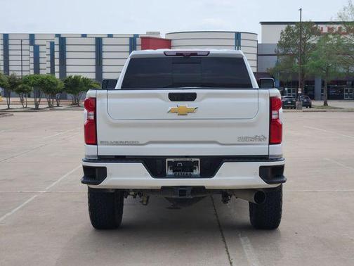 Iridescent Pearl Tricoat 2022 Chevrolet Silverado 3500 High Country