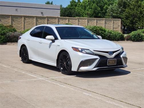 2021 Toyota Camry Hybrid XSE
