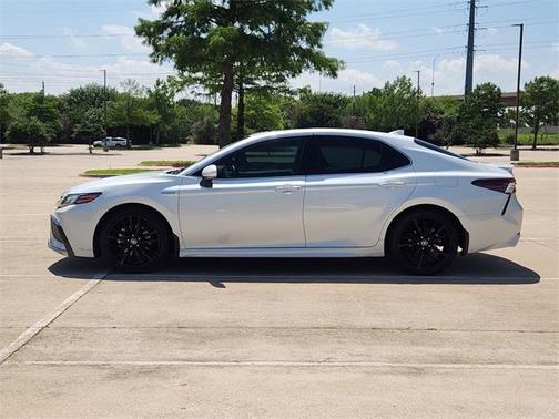 2021 Toyota Camry Hybrid XSE