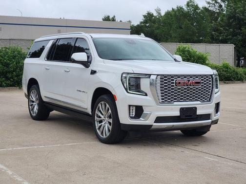 White Frost Tri-Coat 2023 GMC Yukon XL Denali