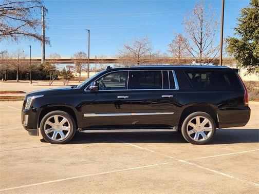 2017 Cadillac Escalade ESV Luxury