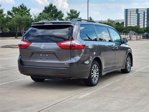 2019 Toyota Sienna L
