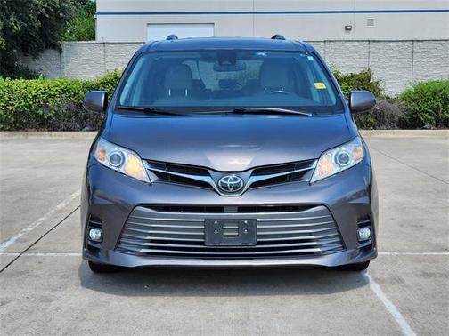 2019 Toyota Sienna XLE