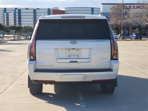 2016 Cadillac Escalade ESV Luxury