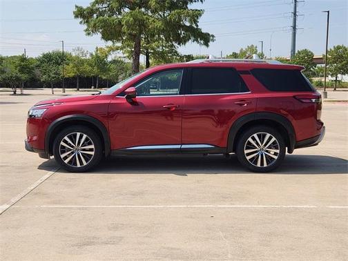 2022 Nissan Pathfinder Platinum