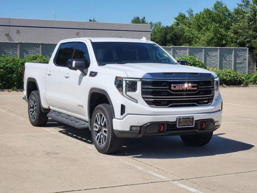 Summit White 2024 GMC Sierra 1500 AT4