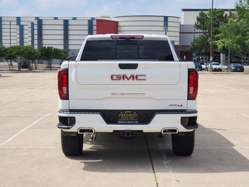 Summit White 2024 GMC Sierra 1500 AT4