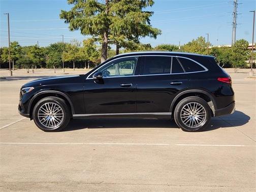 2025 Mercedes-Benz GLC 300 Base