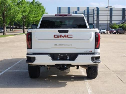 2024 GMC Sierra 2500 AT4