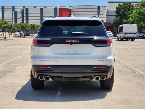 2024 GMC Acadia AT4