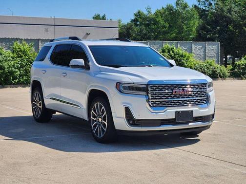 White Frost Tri-Coat 2022 GMC Acadia Denali