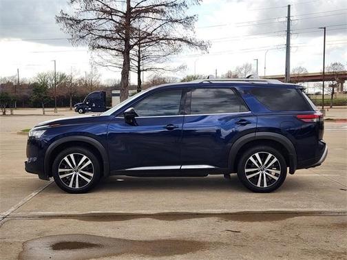 2023 Nissan Pathfinder Platinum