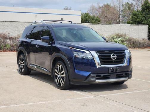 2023 Nissan Pathfinder Platinum