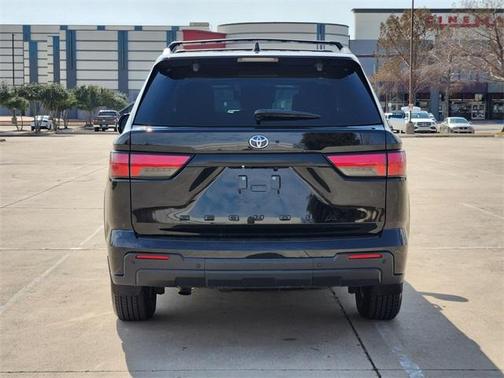 2024 Toyota Sequoia SR5