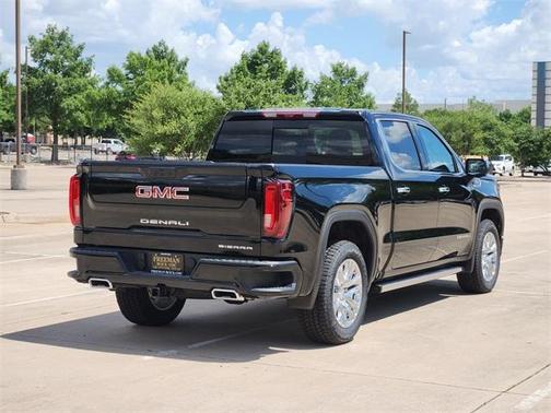 2025 GMC Sierra 1500 AT4