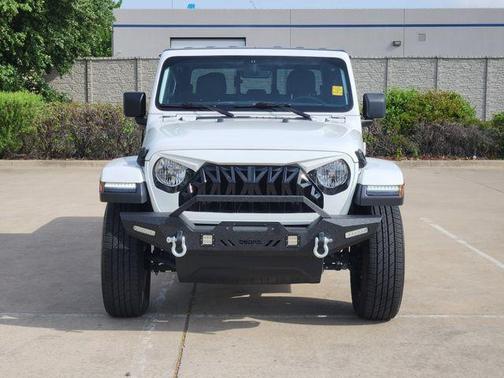 Bright White Clearcoat 2022 Jeep Gladiator Overland