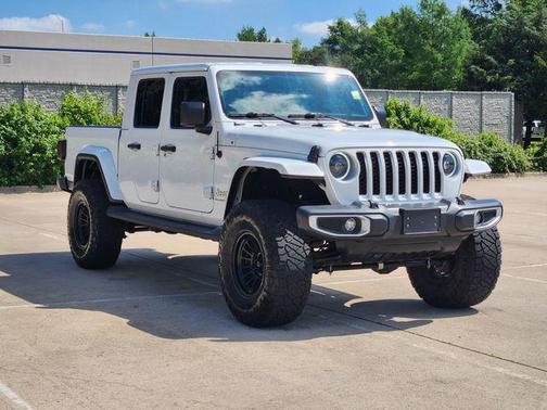 Bright White Clearcoat 2023 Jeep Gladiator Overland