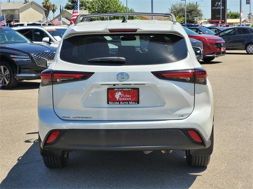 2024 Toyota Highlander LE