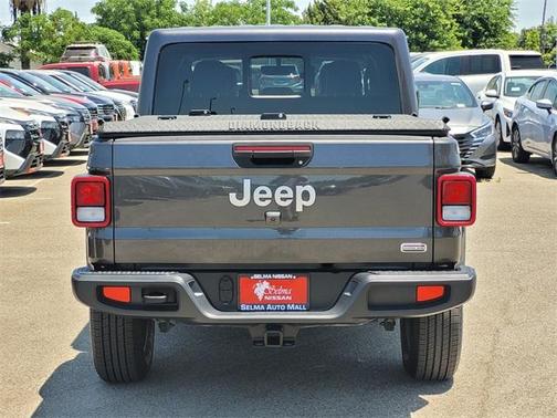 2021 Jeep Gladiator Overland
