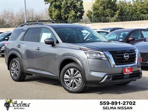 2025 Nissan Pathfinder SV