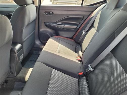 2025 Nissan Versa 1.6 SR