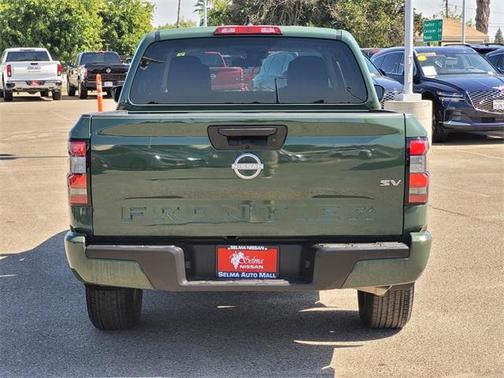2022 Nissan Frontier SV