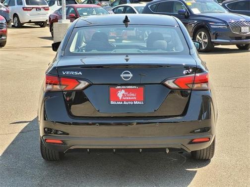 2023 Nissan Versa 1.6 SV