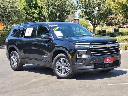 2024 Chevrolet Traverse LT