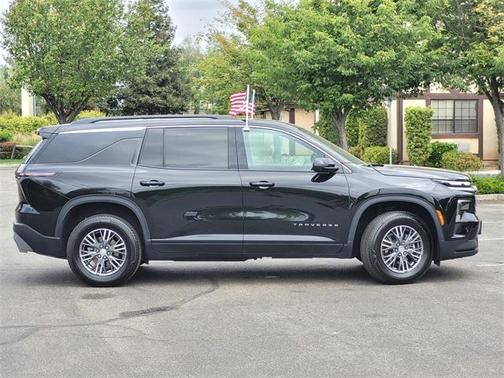 2024 Chevrolet Traverse LT