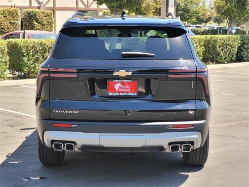 2024 Chevrolet Traverse LT