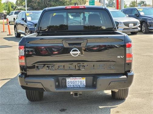 2024 Nissan Frontier SV
