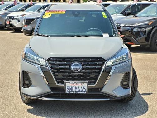 2024 Nissan Kicks SR