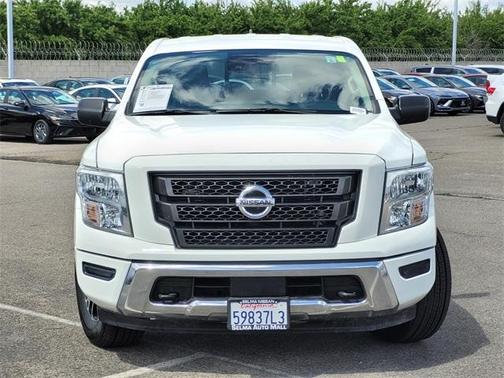 2022 Nissan Titan SV