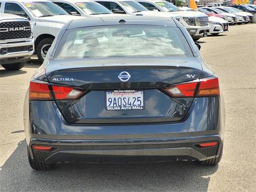 2022 Nissan Altima 2.5 SV